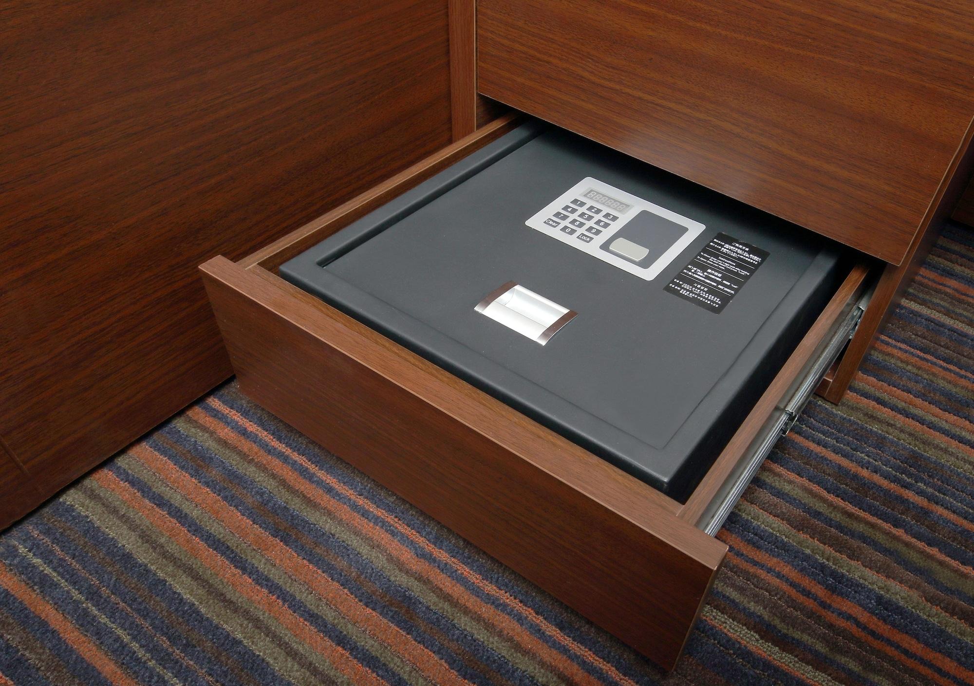 Keio Presso Inn Tokyo Station Yaesu Экстерьер фото